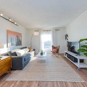 Music Row Retreat - 3 Beds, 1 Bedroom, Pool, Parking Apartment