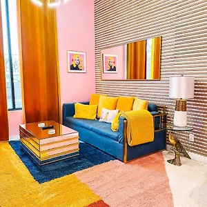 Dolly's Art Deco - Luxe Near Broadway Holiday home