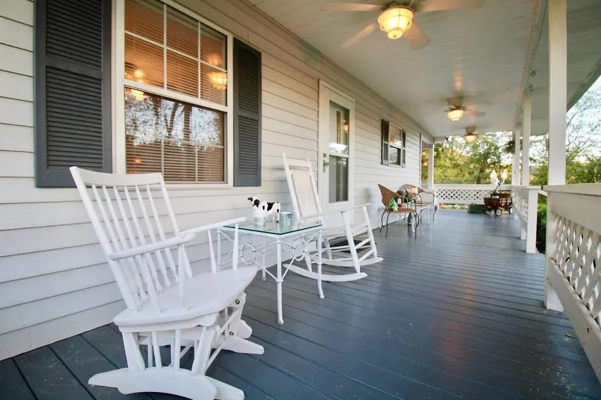 Holiday home Hillbilly Haven Villa Nashville United States